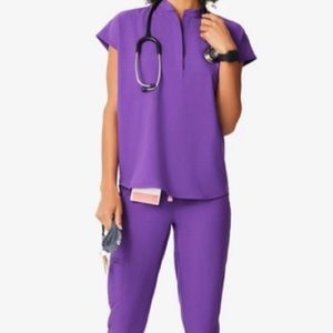 Figs ultraviolet Rafaela women’s top M new